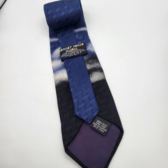 Vintage 1996 Taz Scares Ghosts Looney Tunes 59 inch 100% Silk Mens Tie